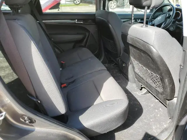 2013 KIA SORENTO LX  