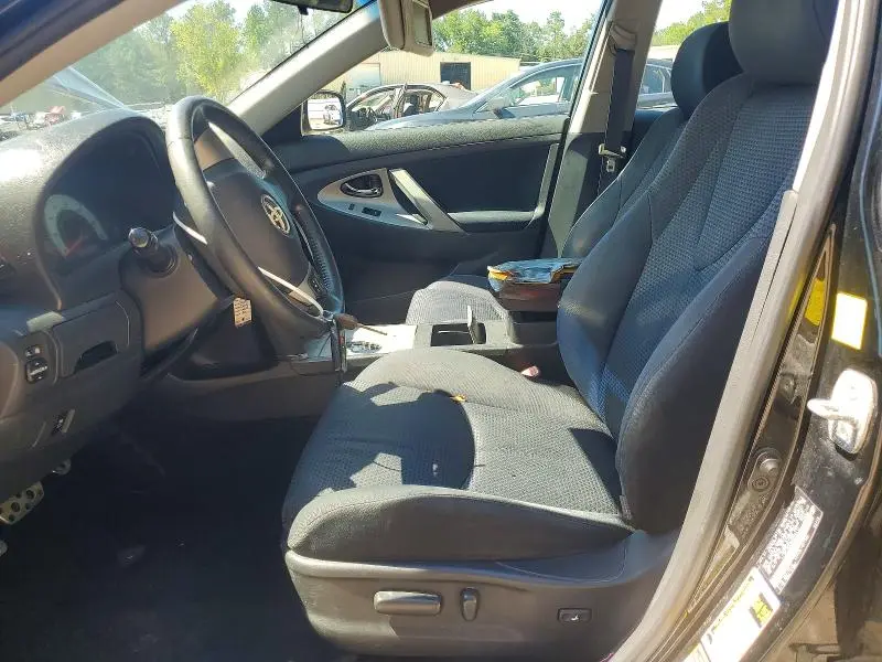 2011 TOYOTA CAMRY SE  