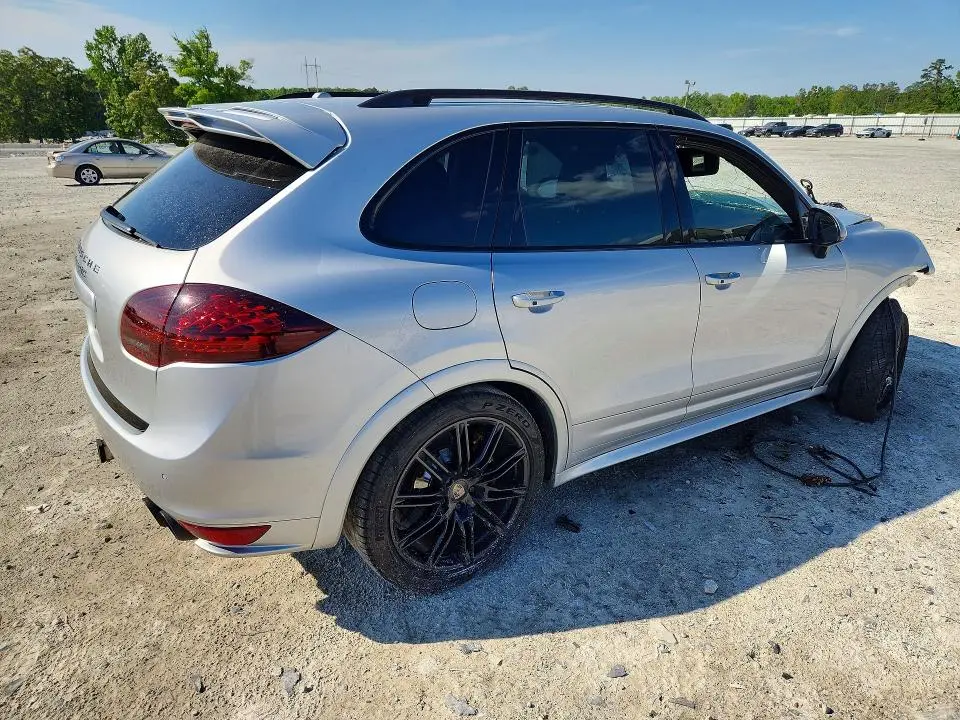 2013 PORSCHE CAYENNE GTS  