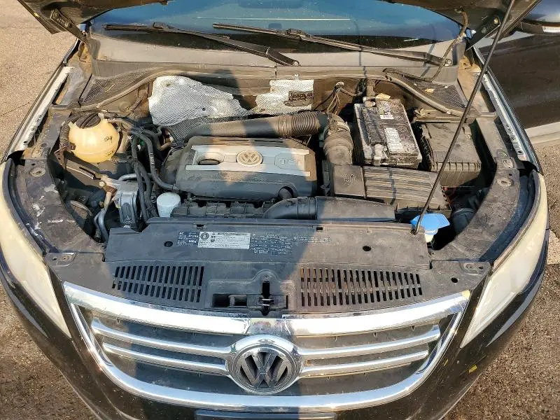 2010 VOLKSWAGEN TIGUAN SE  