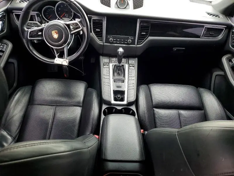 2017 PORSCHE MACAN   