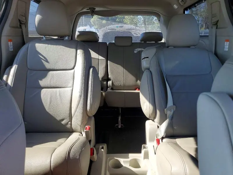 2016 TOYOTA SIENNA XLE 8-PASSENGER  