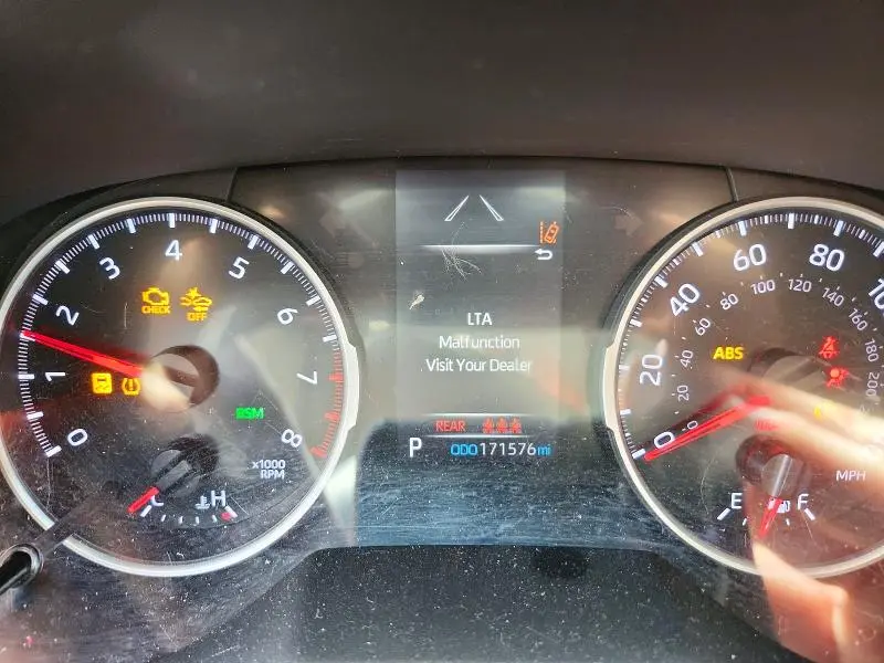 2020 TOYOTA RAV4 XLE  