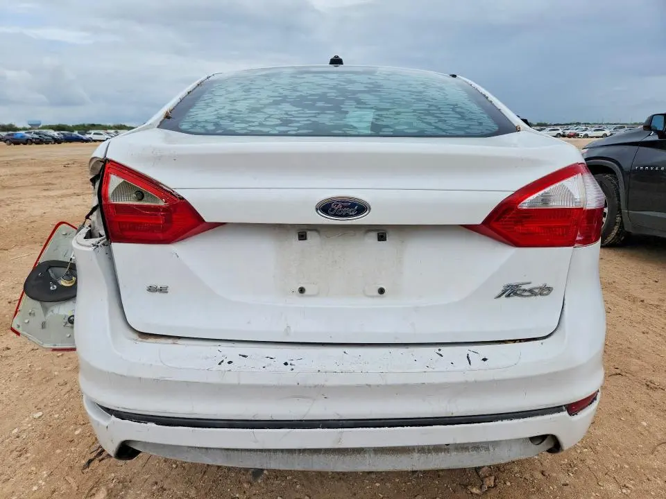 2016 FORD FIESTA SE  