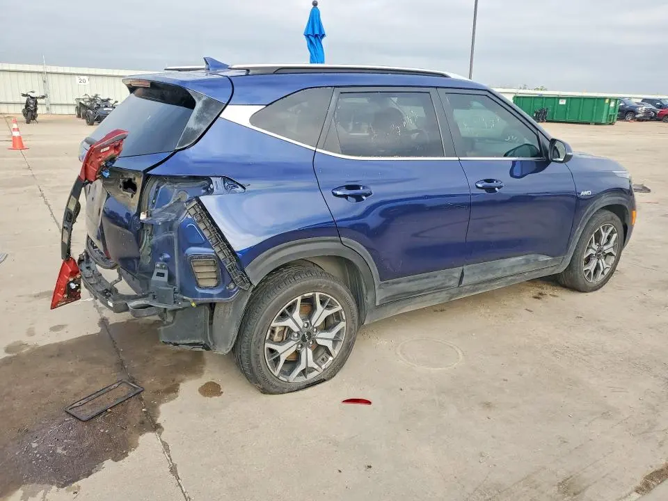 2022 KIA SELTOS EX  