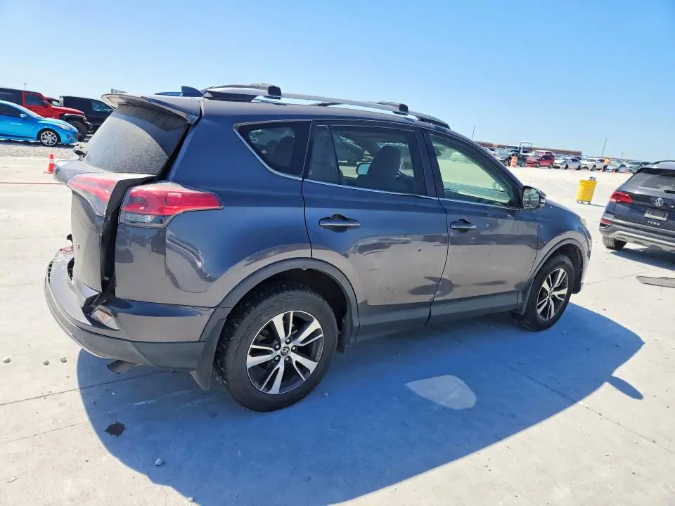 2018 TOYOTA RAV4 XLE  