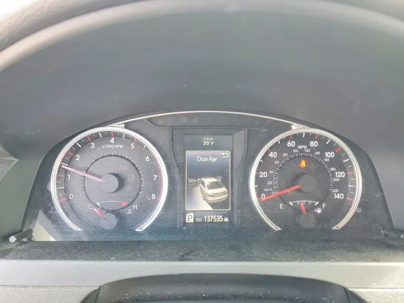 2016 TOYOTA CAMRY SE  