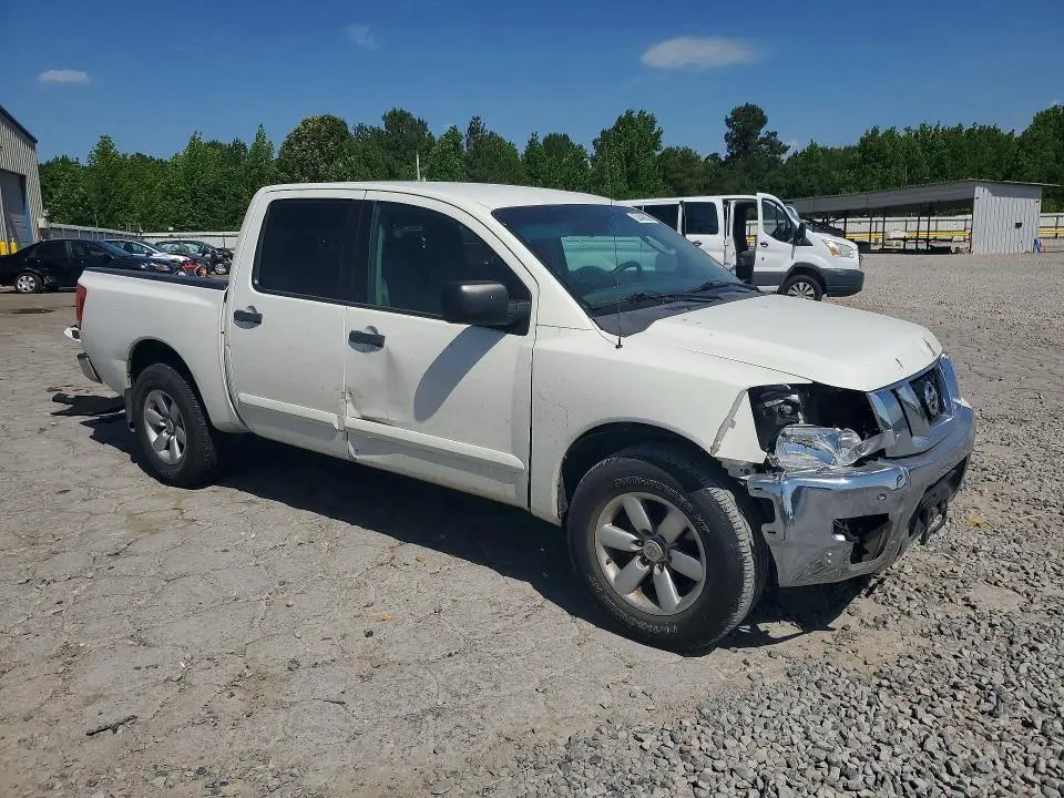 2011 NISSAN TITAN S  