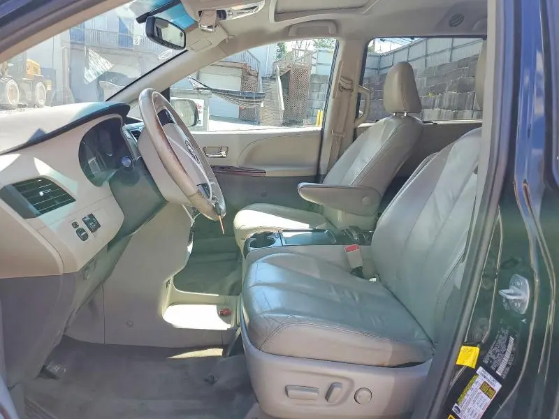 2011 TOYOTA SIENNA XLE 7-PASSENGER  