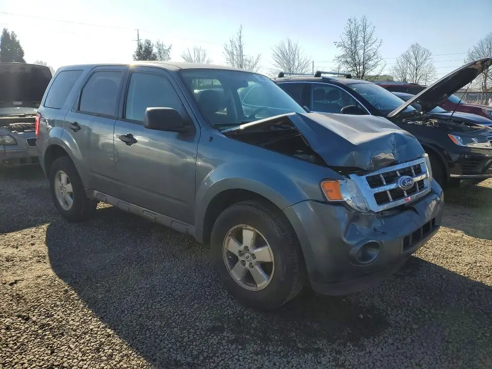 2011 FORD ESCAPE XLS  