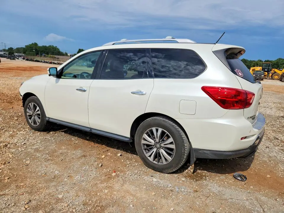 2017 NISSAN PATHFINDER SL  