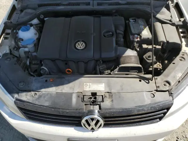 2011 VOLKSWAGEN JETTA SE  
