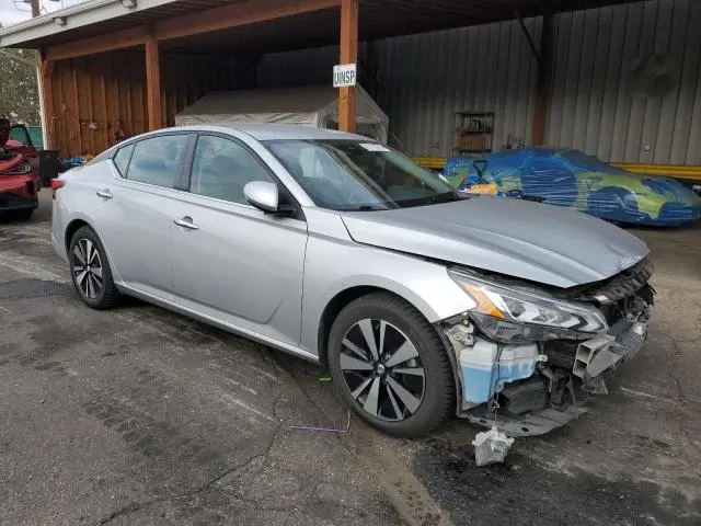 2022 NISSAN ALTIMA SV  
