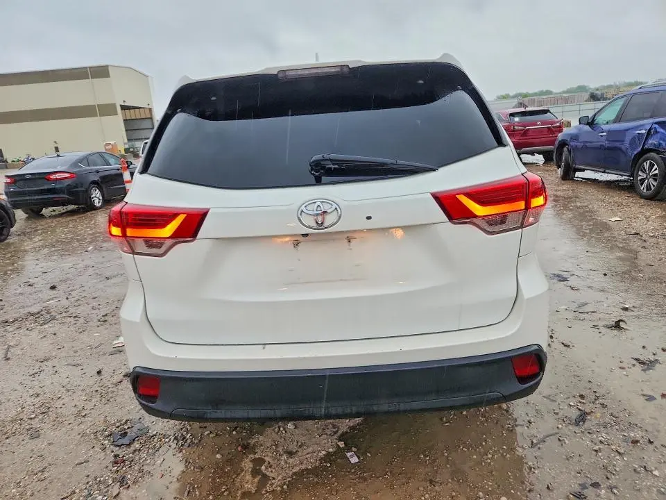 2019 TOYOTA HIGHLANDER XLE  