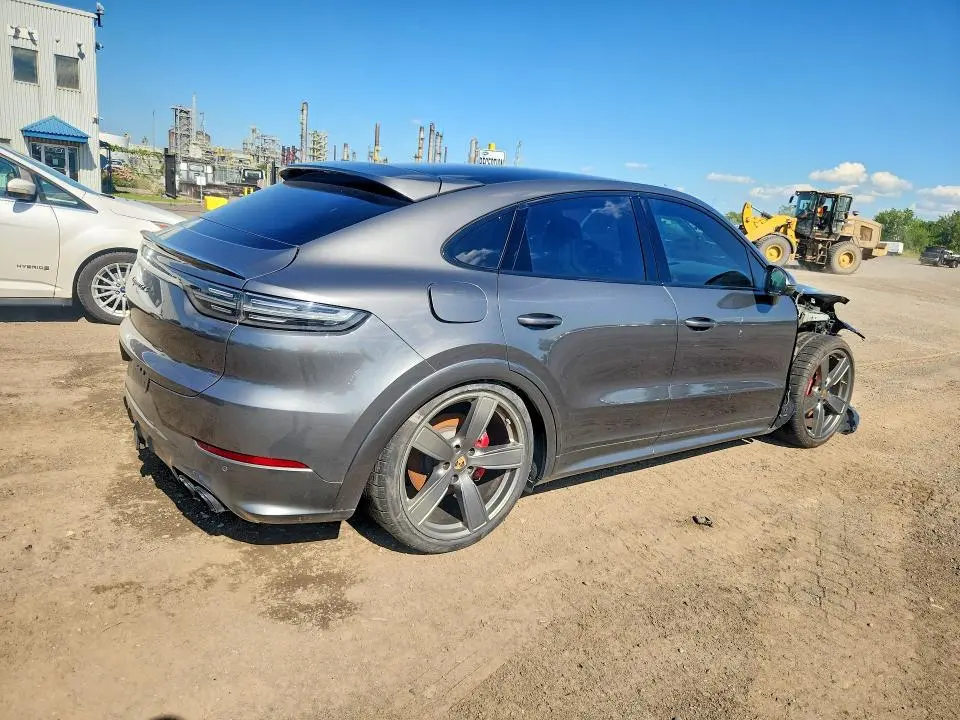 2021 PORSCHE CAYENNE GTS  
