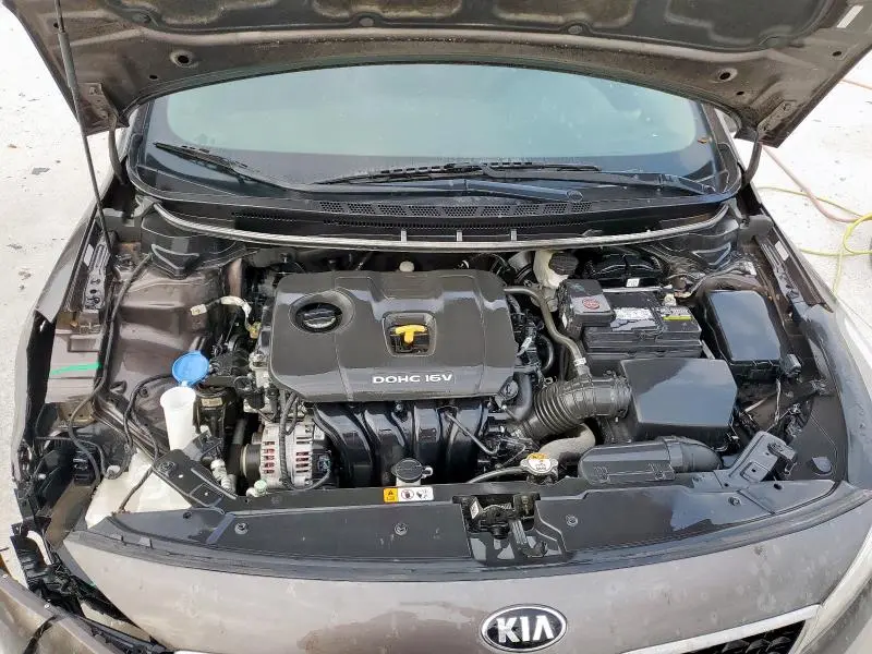 2017 KIA FORTE LX  