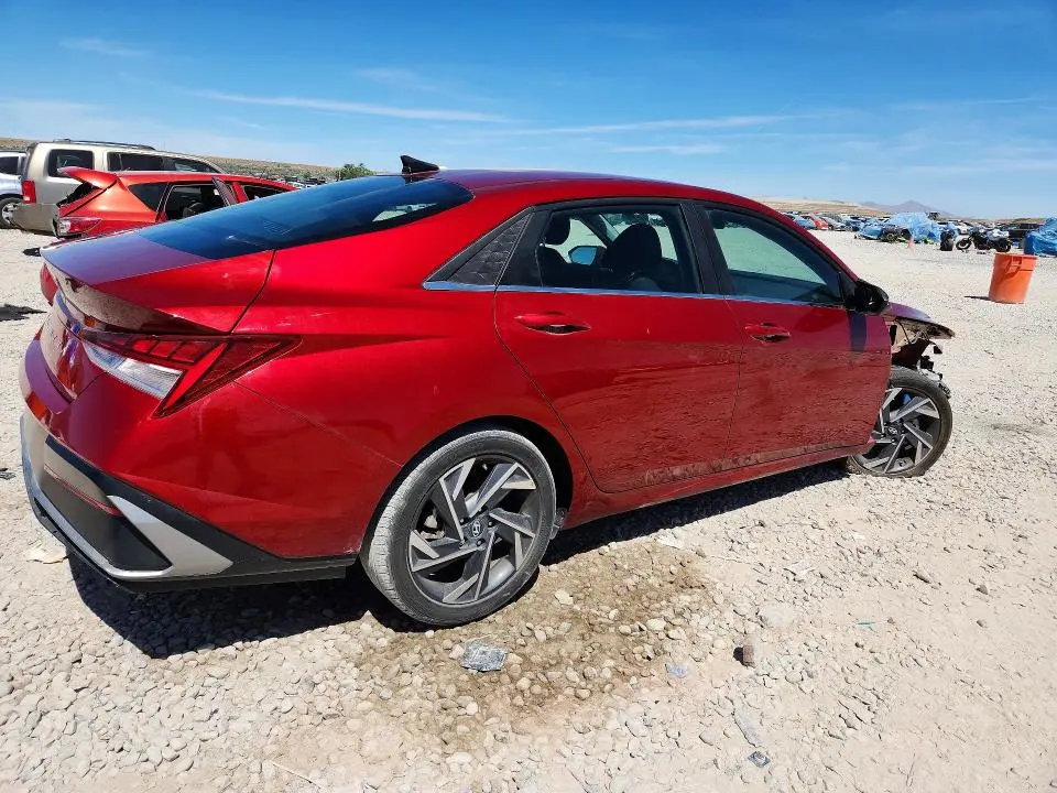 2024 HYUNDAI ELANTRA SEL  