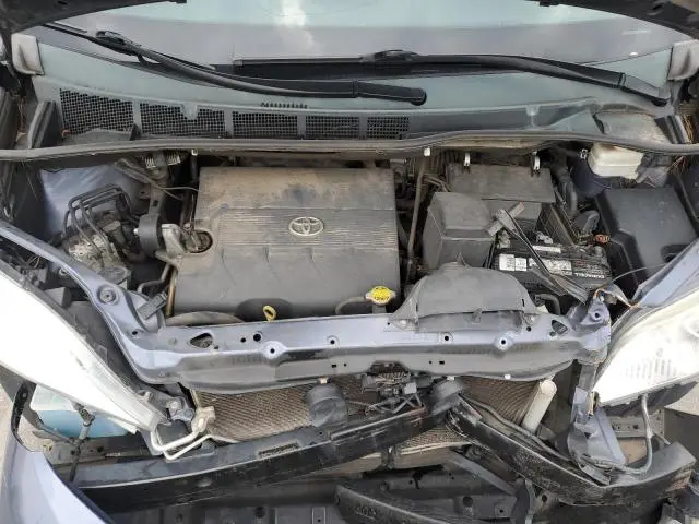 2013 TOYOTA SIENNA XLE  