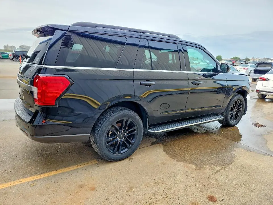 2023 FORD EXPEDITION XLT  
