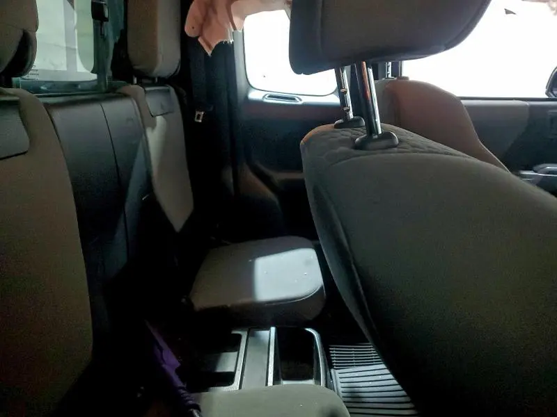 2018 TOYOTA TACOMA SR  