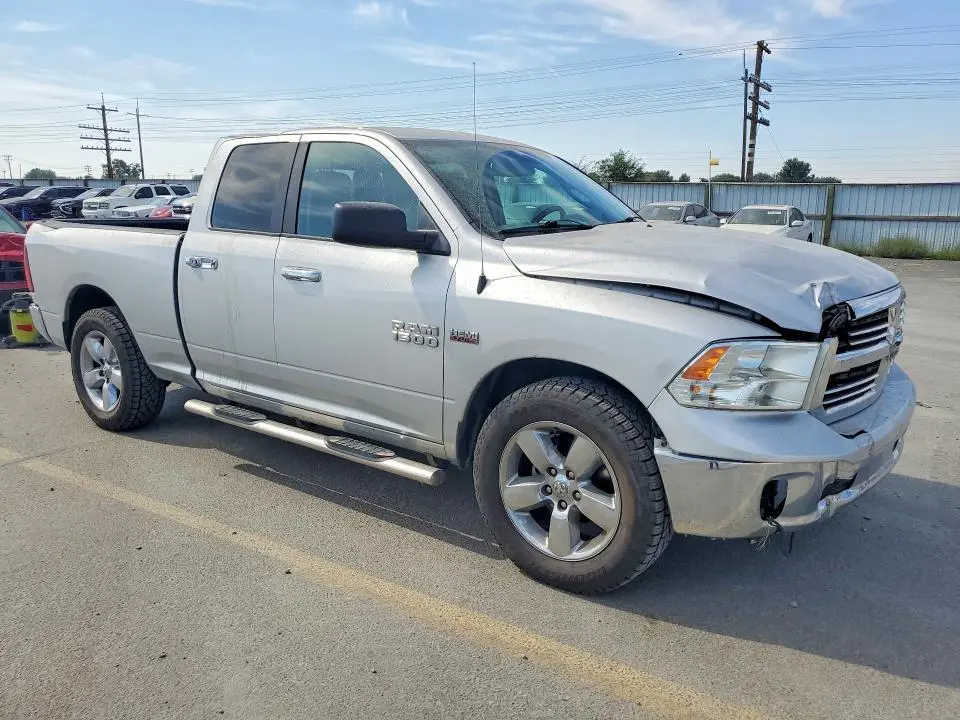2016 RAM 1500 SLT  