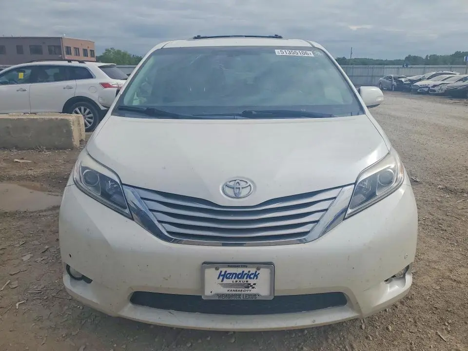 2015 TOYOTA SIENNA LIMITED PREMIUM 7-PASSENGER  