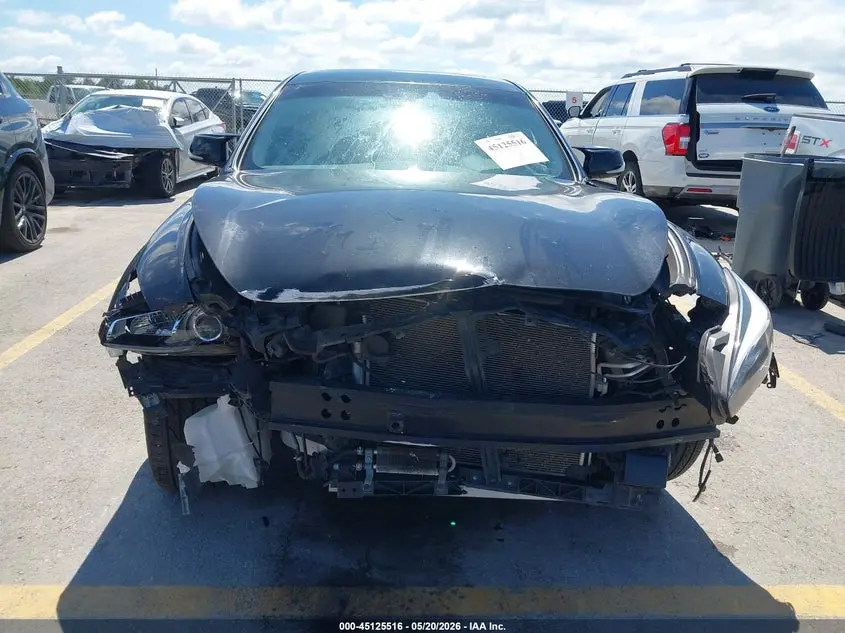 2019 INFINITI Q70 3.7 LUXE