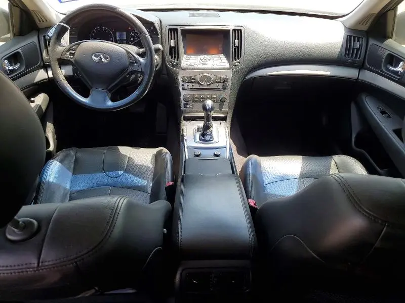 2015 INFINITI Q40 BASE  