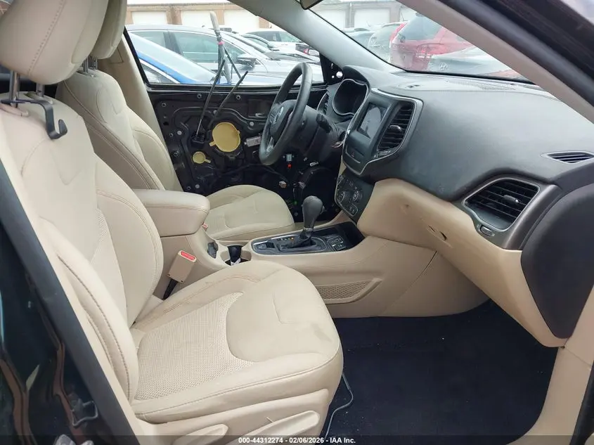 2019 JEEP CHEROKEE LATITUDE FWD