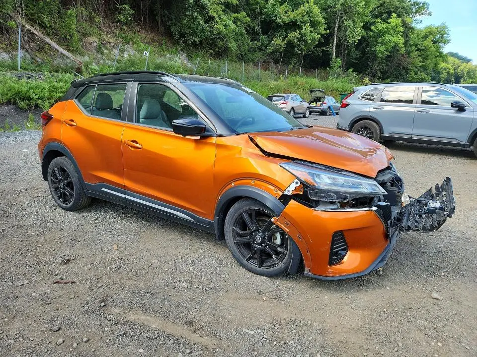 2021 NISSAN KICKS SR  