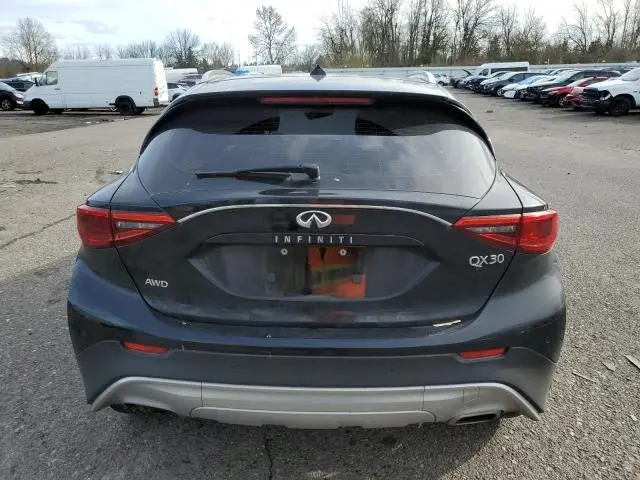 2017 INFINITI QX30 BASE  