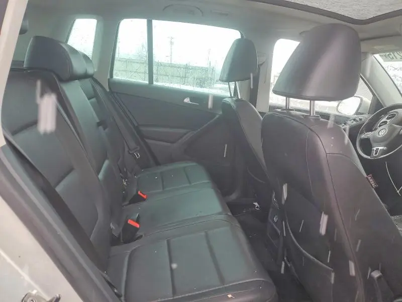 2011 VOLKSWAGEN TIGUAN S  