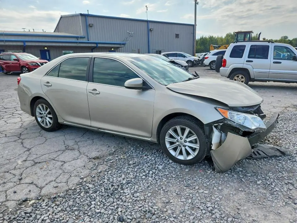2013 TOYOTA CAMRY XLE  
