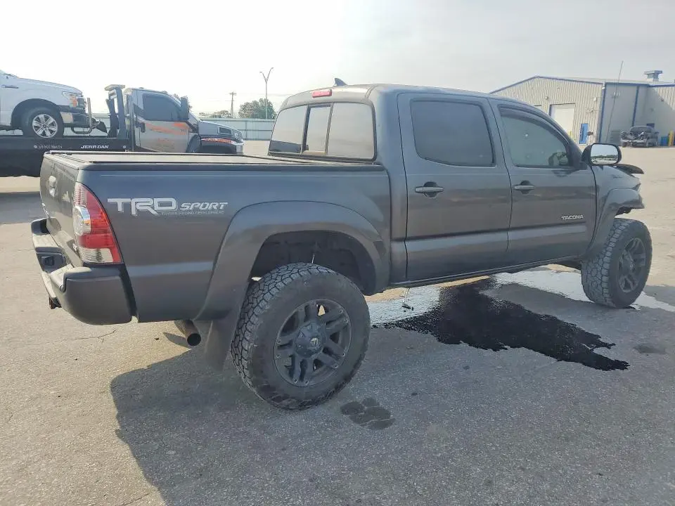 2015 TOYOTA TACOMA V6  