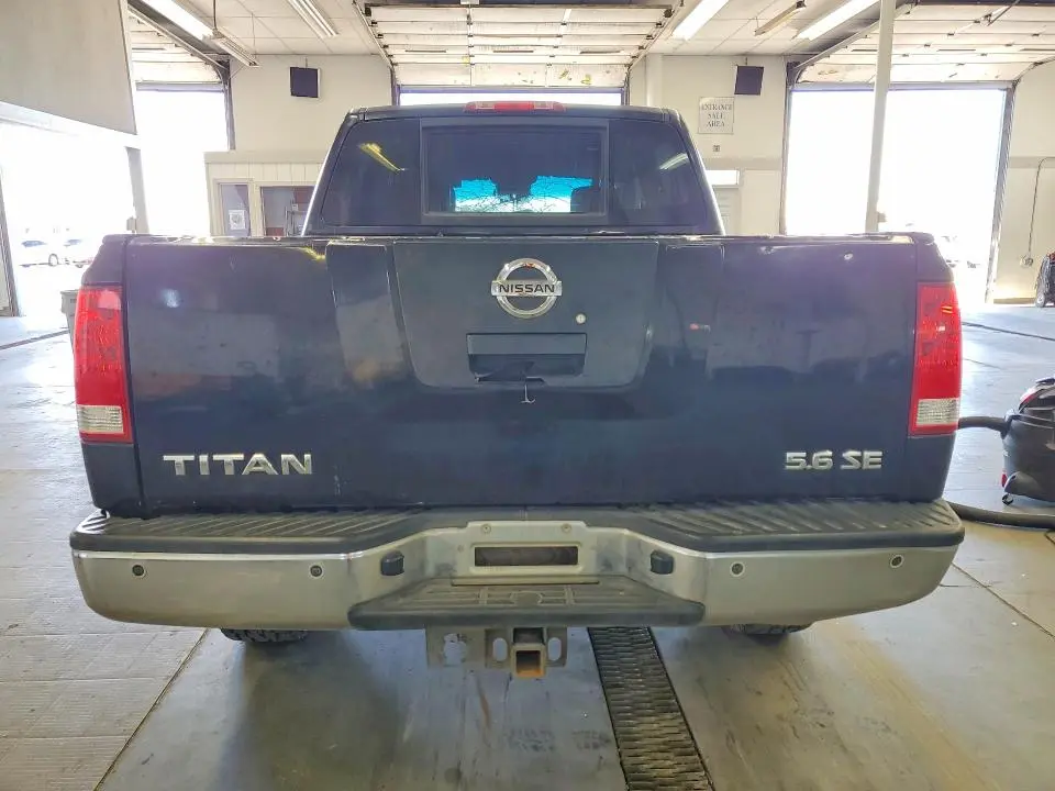 2010 NISSAN TITAN SE  