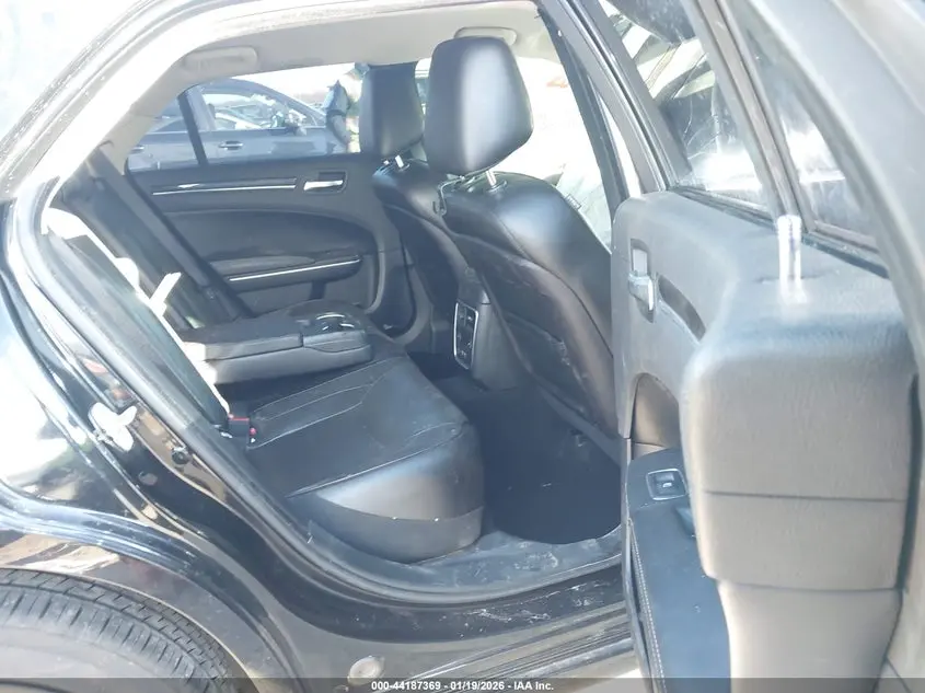 2019 CHRYSLER 300 LIMITED