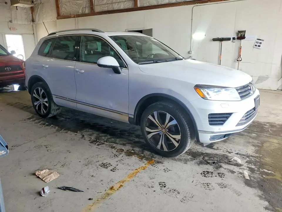 2017 VOLKSWAGEN TOUAREG WOLFSBURG  
