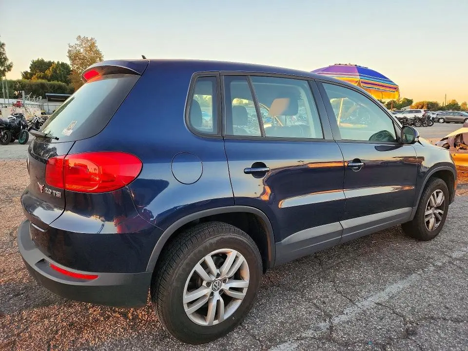 2013 VOLKSWAGEN TIGUAN S  