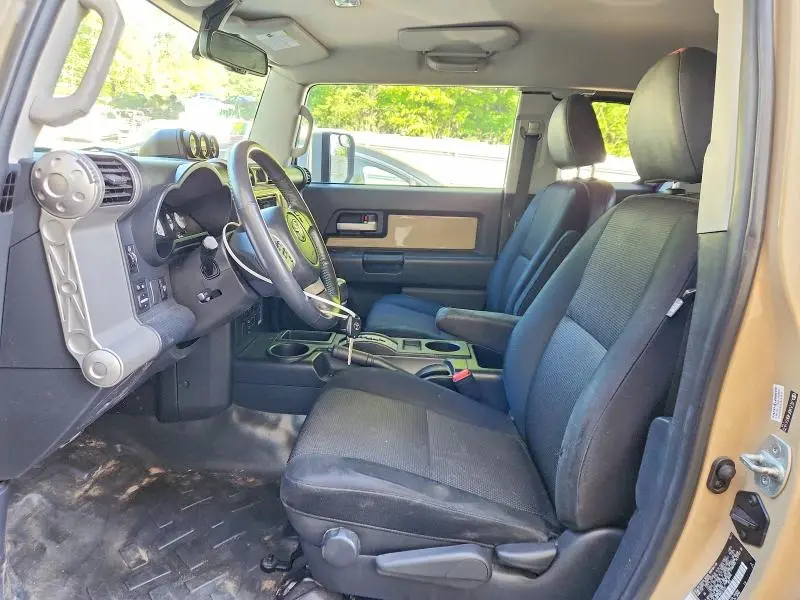 2011 TOYOTA FJ CRUISER BASE  