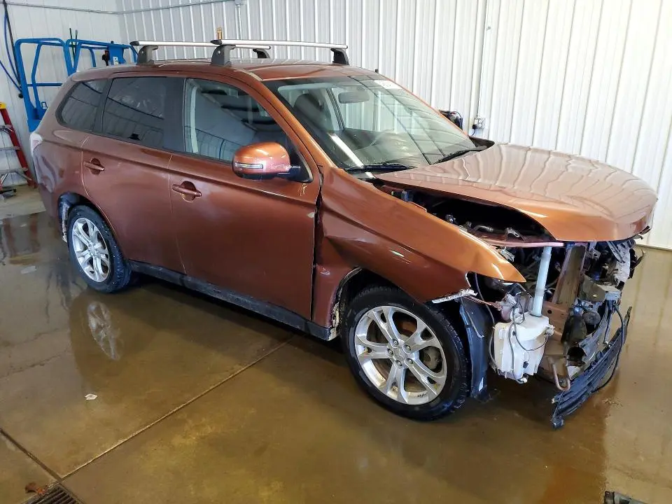 2014 MITSUBISHI OUTLANDER SE  