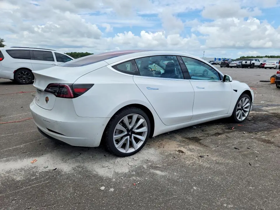 2018 TESLA MODEL 3   