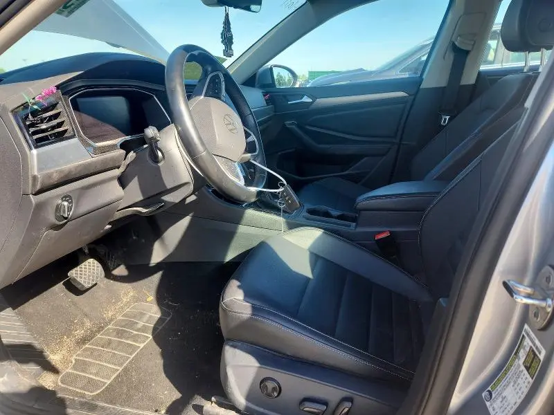 2022 VOLKSWAGEN JETTA SE  