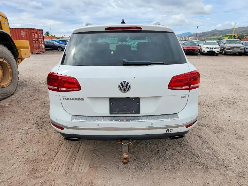 2015 VOLKSWAGEN TOUAREG V6  