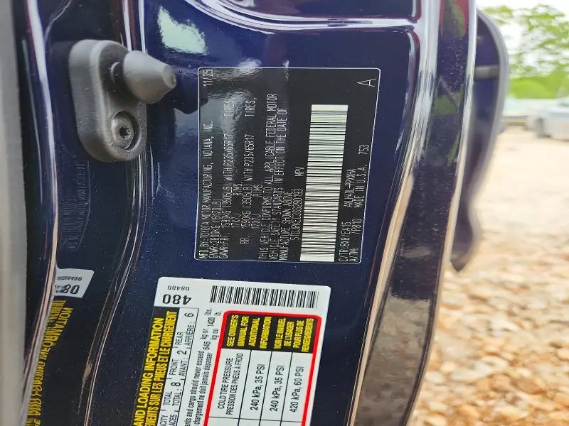 2025 TOYOTA SIENNA XLE 8-PASSENGER  