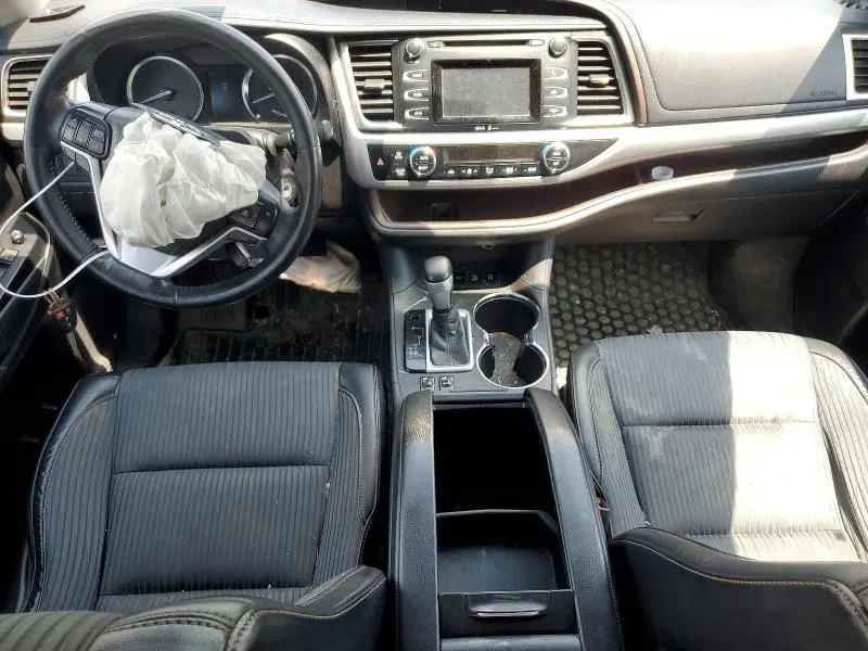 2015 TOYOTA HIGHLANDER LE  