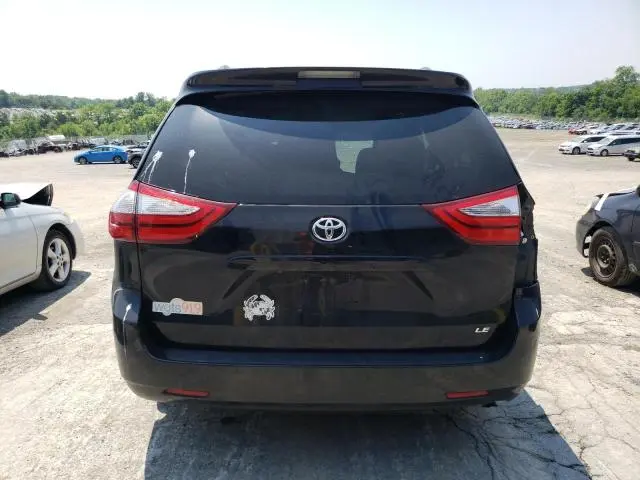 2017 TOYOTA SIENNA LE  