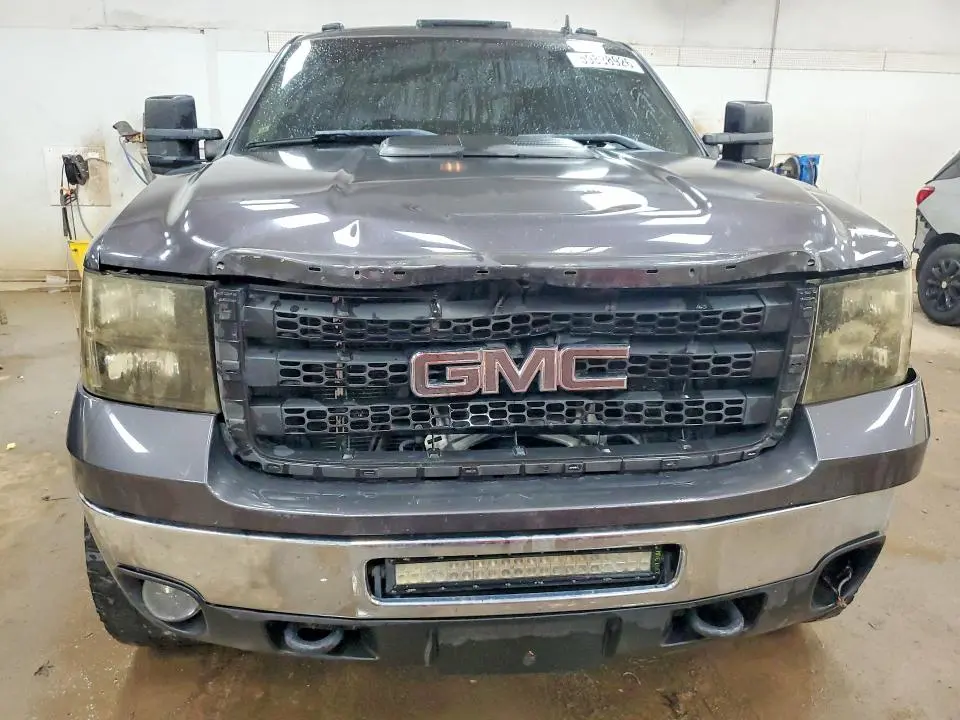 2011 GMC SIERRA K2500 SLE  