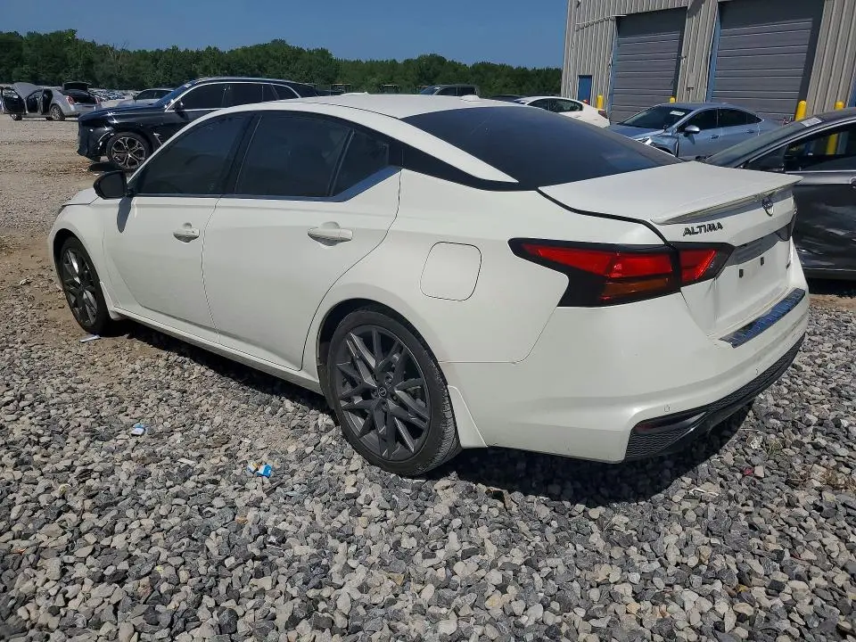 2023 NISSAN ALTIMA SR  