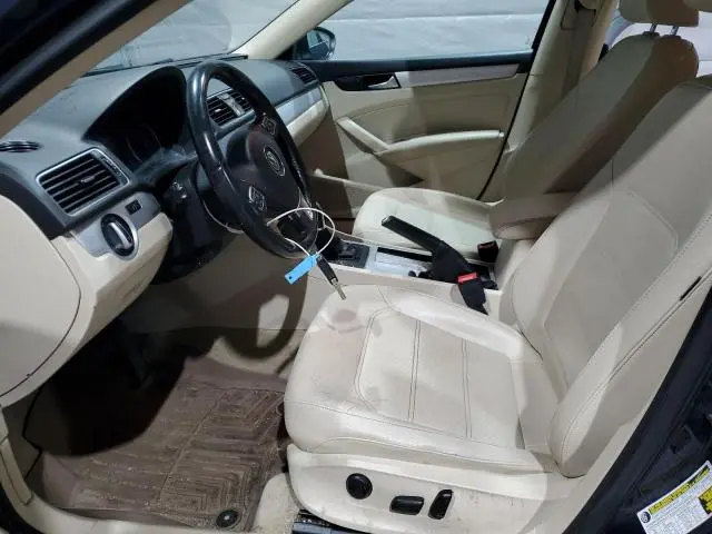 2012 VOLKSWAGEN PASSAT SE  