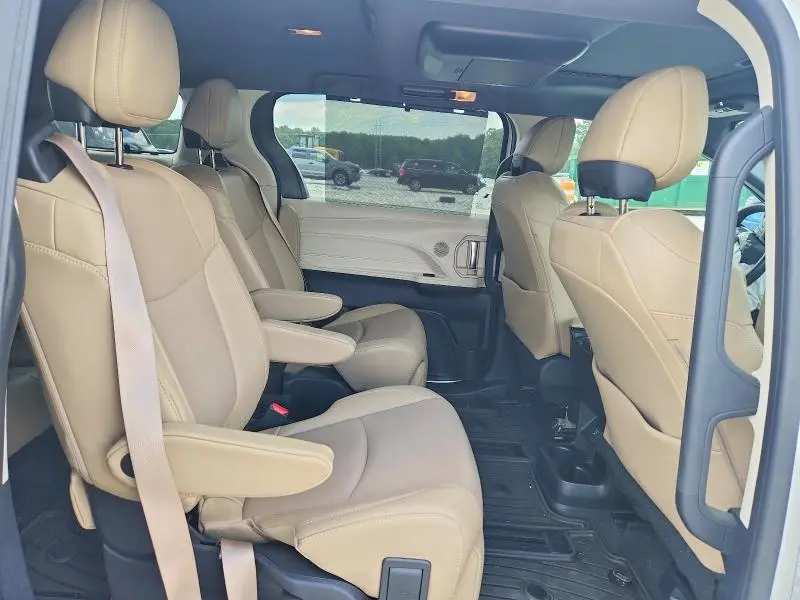 2022 TOYOTA SIENNA LIMITED 7-PASSENGER  